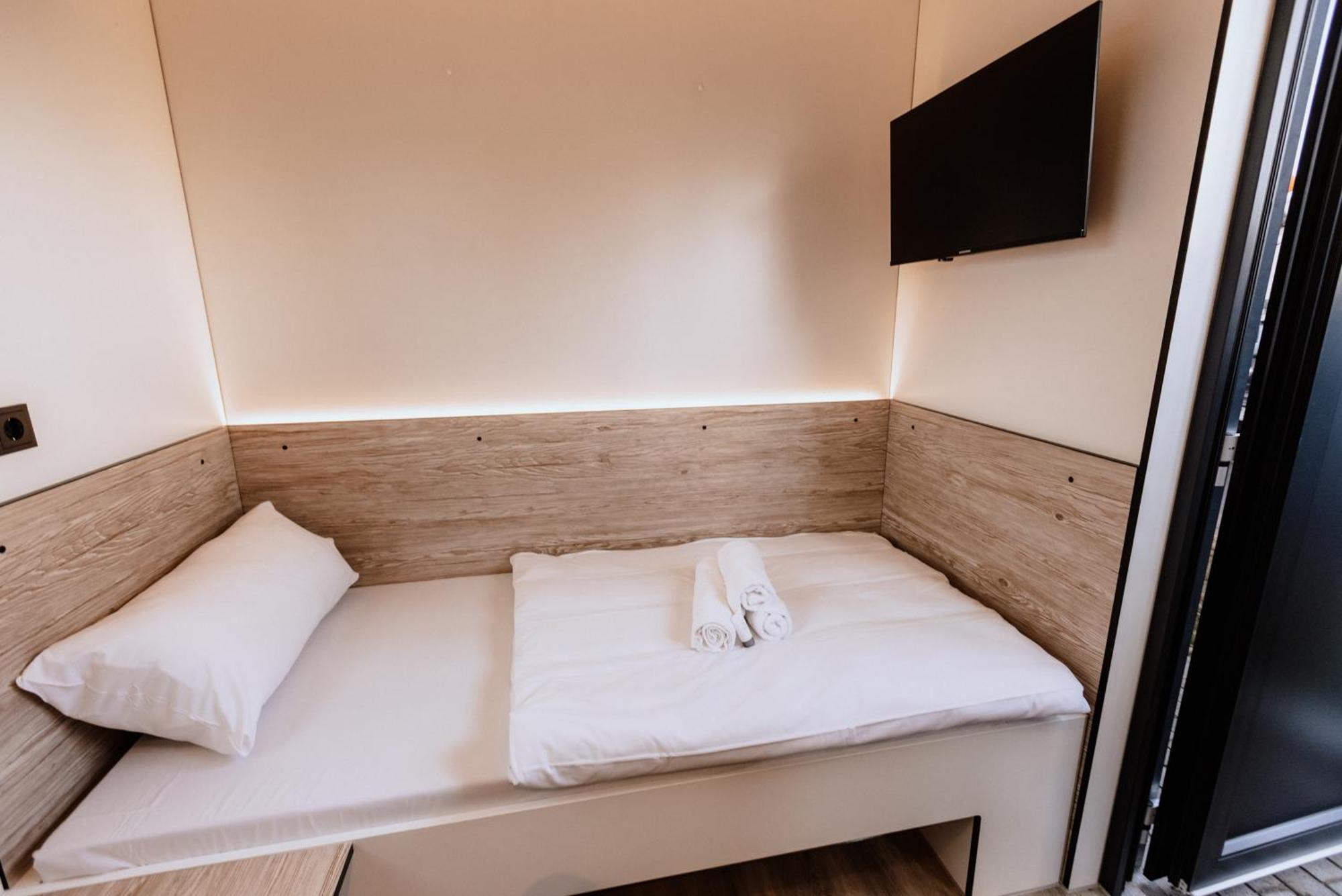 Roatel Busdorf A7 My-Roatel-Com Hotel Bagian luar foto